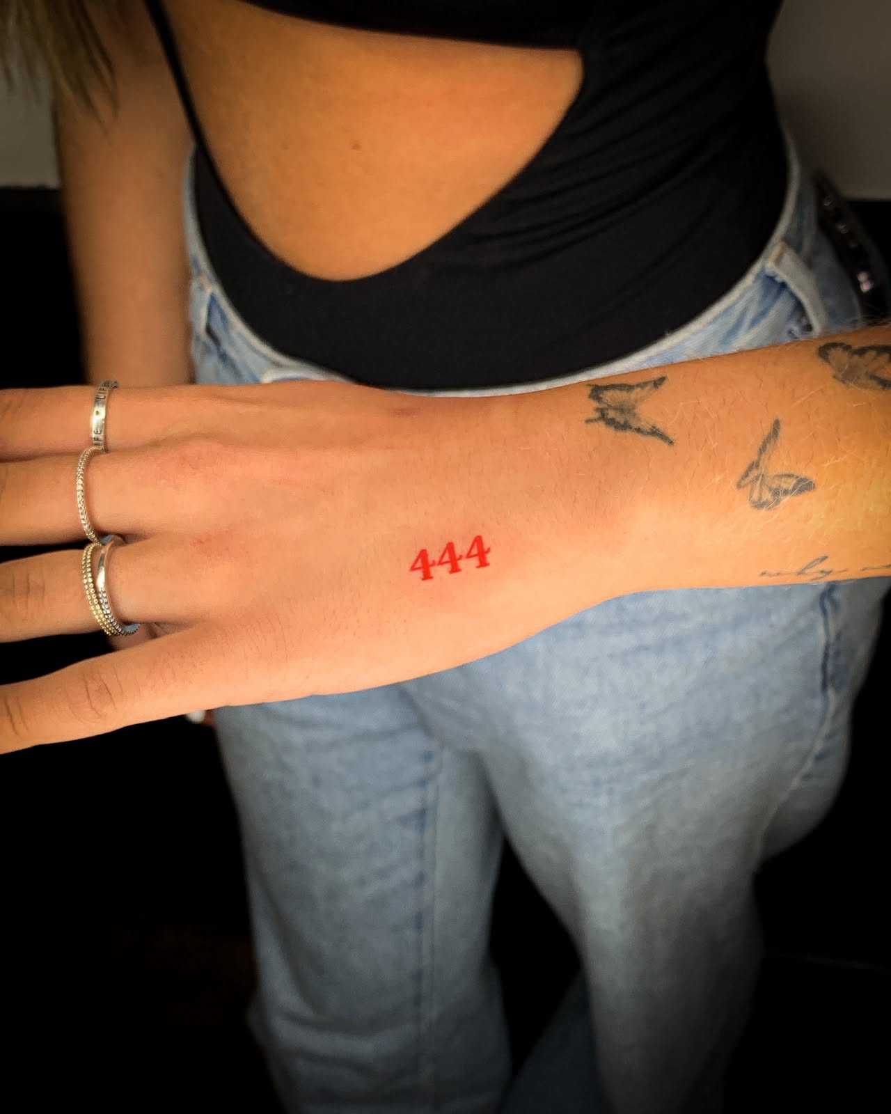 Tatuagem Minimalista Traço Fino ABC